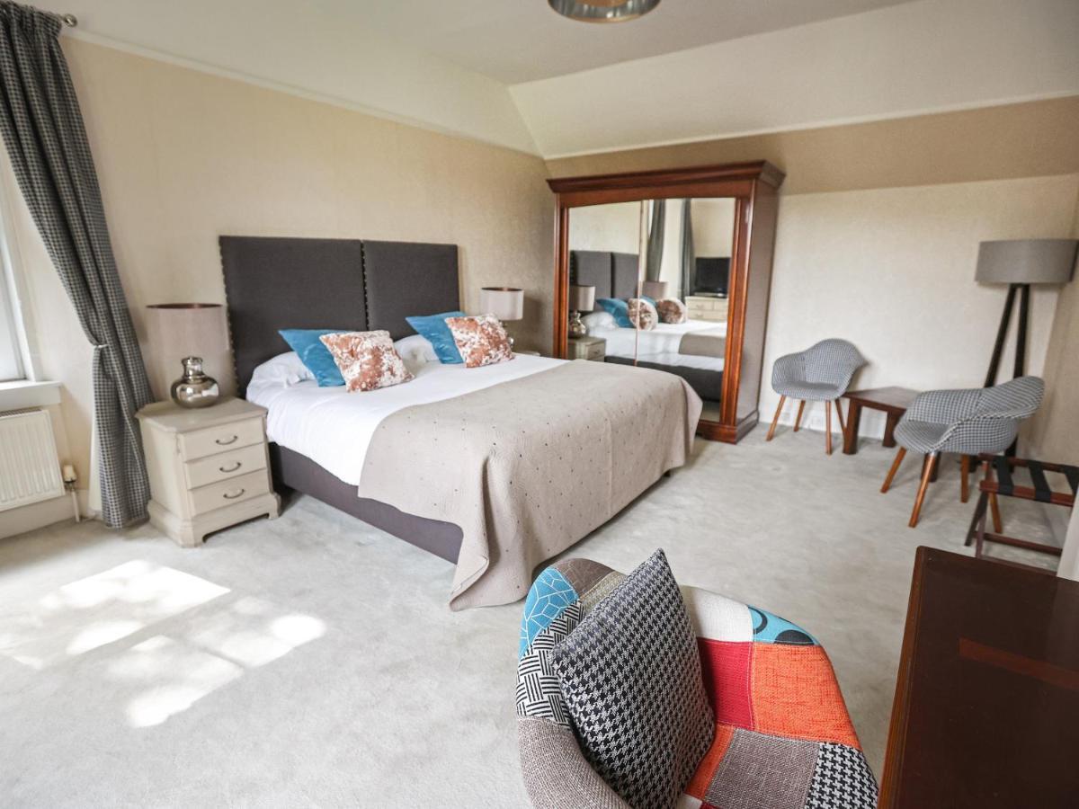 Roseburn Villa Pitlochry Bagian luar foto