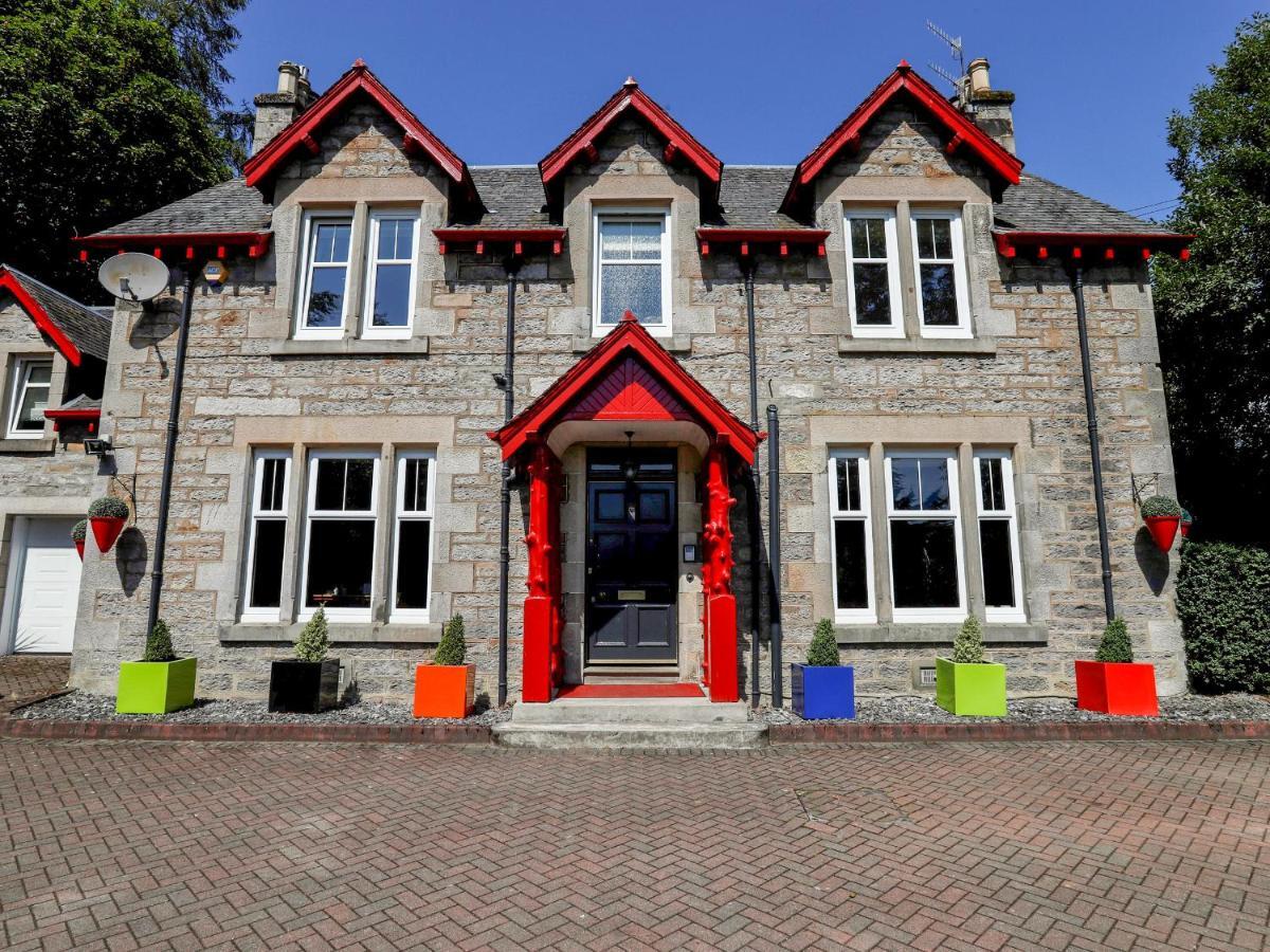 Roseburn Villa Pitlochry Bagian luar foto